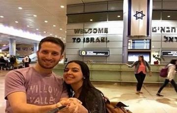 couple makes aliyah to israel