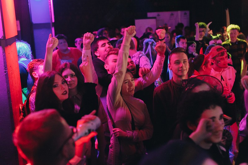 purim parties in israel