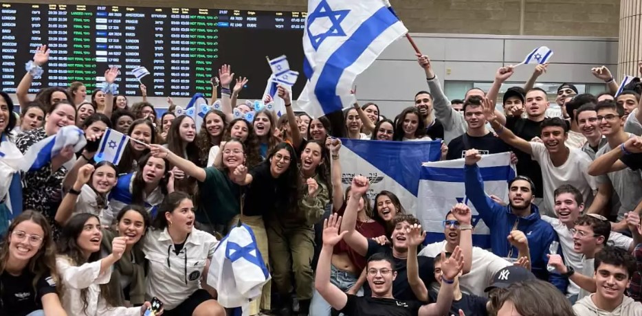 Masa Israel Journey fellows arrive in Israel in November 2023 | Photo: Masa Israel Journey