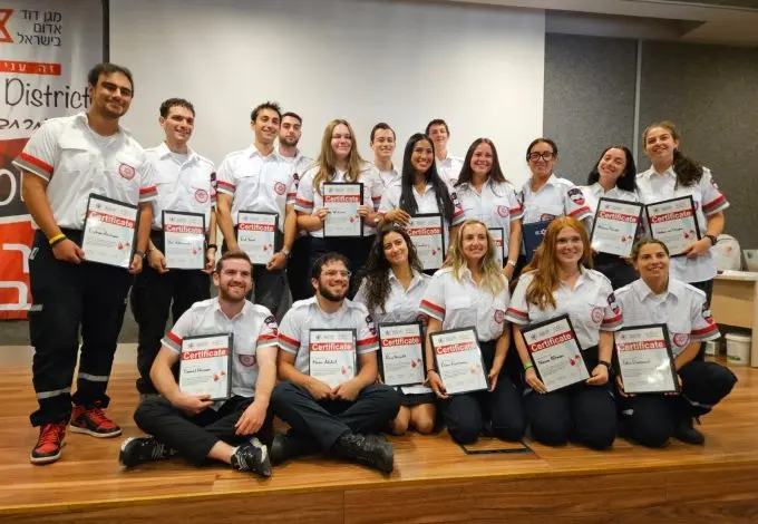 volunteer in israel with magen david adom