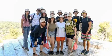 volunteer in israel programs